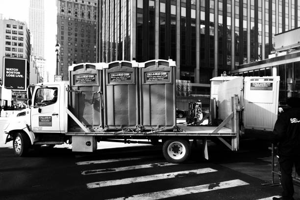 Best Luxury portable toilet rental  in South Roxana, IL